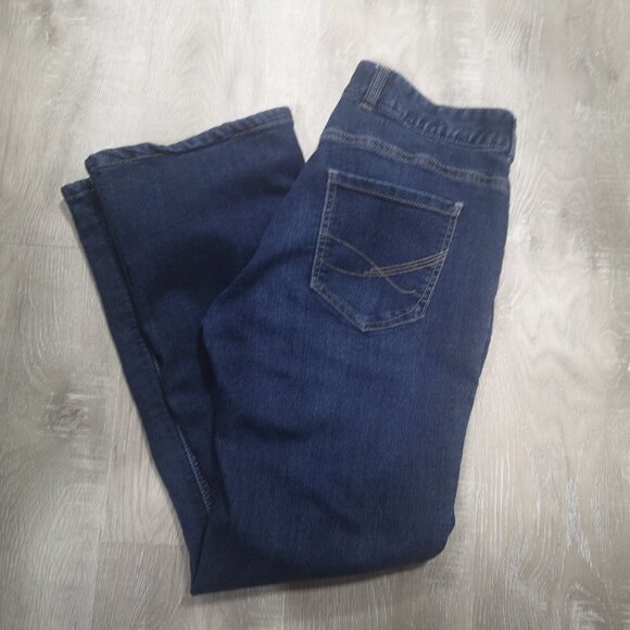 Wind River Curvy Ladies Lined Medium Wash Bootcut Slight Flare Jeans - Picture 4 of 14